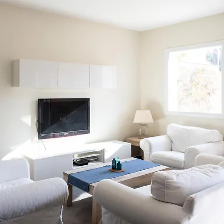 Very Bright With Garden And Terrace 생트막시메