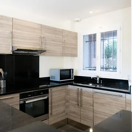 Very Bright With Garden And Terrace Semesterbostad Sainte-Maxime