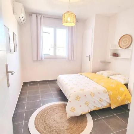 Very Bright With Garden And Terrace * Сент-Максім