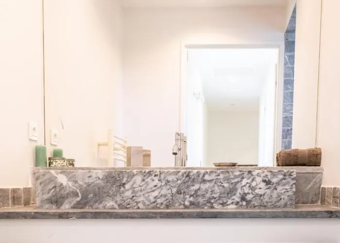 Very Bright With Garden And Terrace *